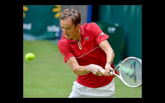  メド、ティーム 新設大会出場 