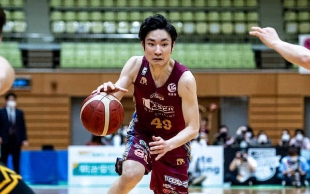 越谷が飯田鴻朗との契約継続を発表「チームの起爆剤になれるように」