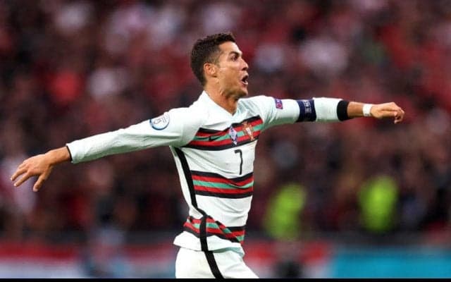 クリスティアーノ・ロナウドのインスタフォロワー数が3億人を突破！