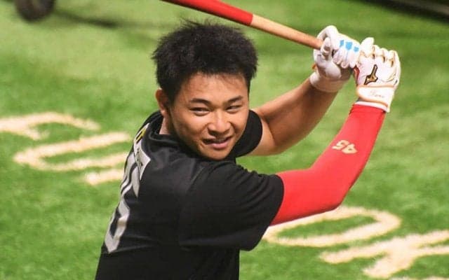 「やっとベール脱いだな」　鷹谷川原の初安打初本塁打に“師匠”柳田も大喜び