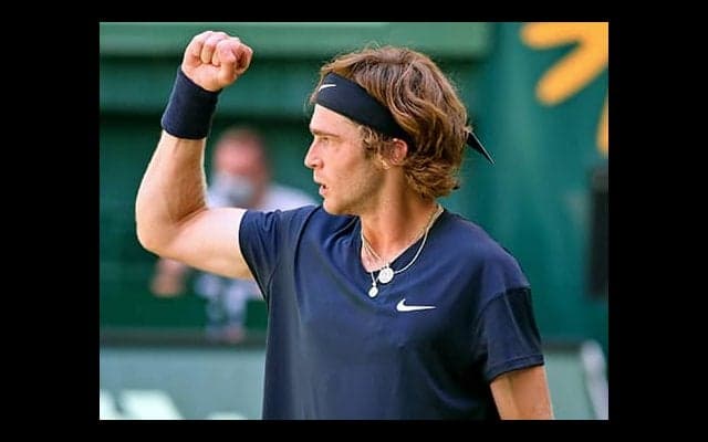 芝で初の決勝へ、9勝目に王手