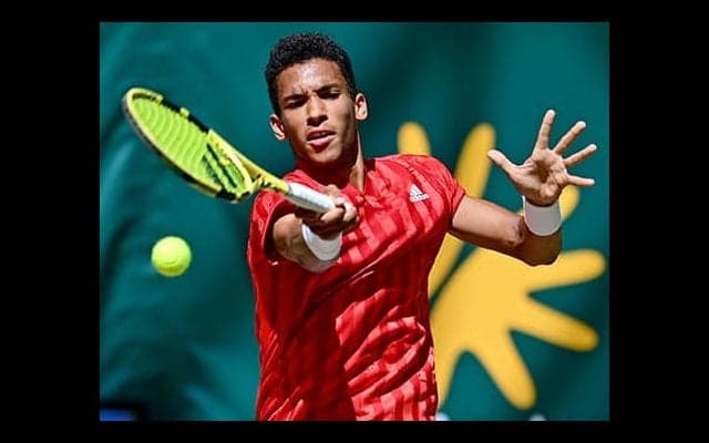 シングルス敗退も複で決勝へ