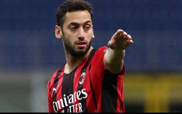 ミランが契約満了近づくチャルハノールに返答期限、6月30日まで