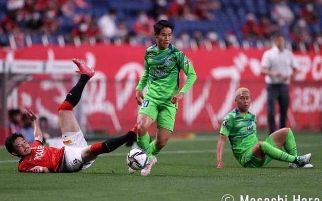 【J1分析】「浦和対湘南」信じられない光景(1)両サポーターが驚愕した「監督の行動」