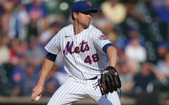 【MLB】「どうやって打つの？」異次元の防御率0.50…　無双デグロムの160キロ超3連発に米震撼