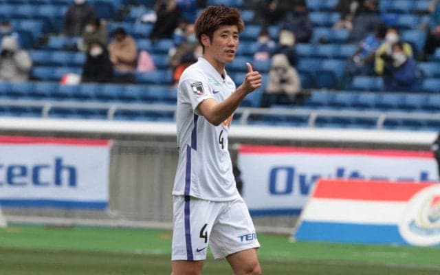 「落としましたよ～」広島DF荒木隼人とカードを落とした主審のやり取りに反響「珍しい」