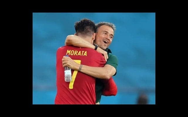 スペインがまさかのユーロ敗退危機。なぜルイス・エンリケ監督に批判が集中しているのか