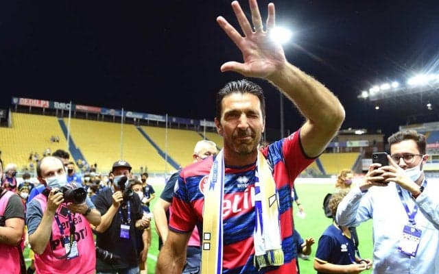 パルマがブッフォン在籍時を彷彿とさせるGKユニフォームを発表！20年ぶりに着用へ