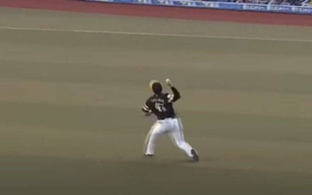 新庄剛志氏も唸らせた鬼肩ついに発動　鷹・谷川原のレーザービームが「エグすぎ」