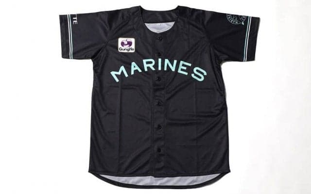 ロッテ、ブラックサマーユニ付きチケット販売　「とてもカッコいいと評判」