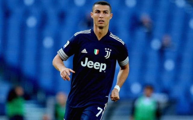 ユベントスの来季アウェイユニが流出、肩の3本線がグラデーションに