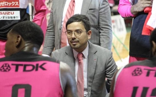 秋田が前田顕蔵HCと3年契約を締結「秋田で優勝する。この思いしかありません」