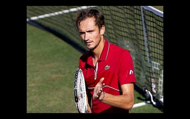 メド 初の芝大会制覇に王手