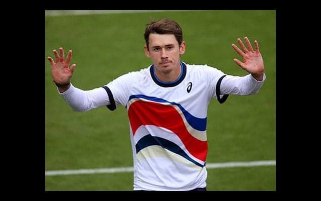 デ ミノー 芝大会で初の決勝へ