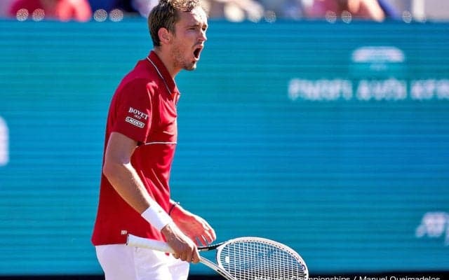 メドベデフ、カレーニョ・ブスタをフルセットで破り、芝大会初の決勝進出「難しい試合だった」[マヨルカ選手権]