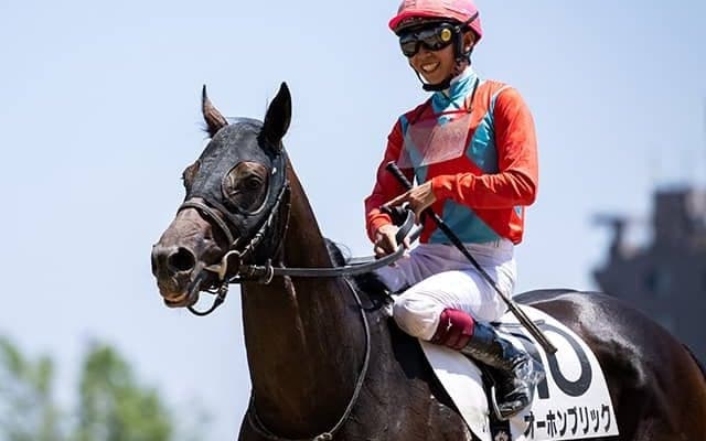 川又賢治騎手がJRA通算100勝達成「支えてくださる皆様に感謝」