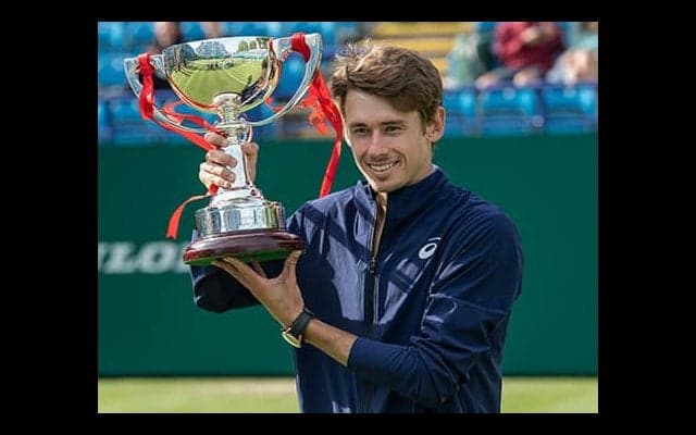 デ ミノー 芝初Vでツアー5勝目