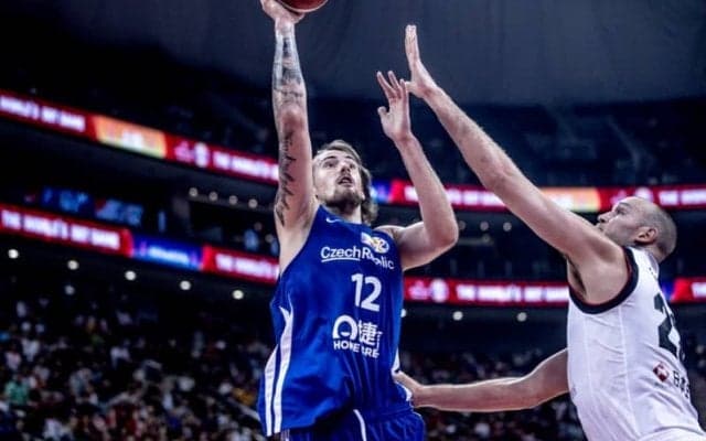 群馬がチェコ代表の大型センター、オンドレイ・バルヴィンと契約合意