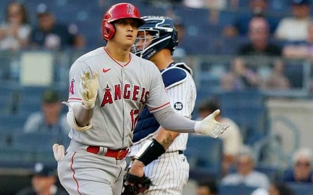 大谷翔平、弾丸26号にNYメディアも衝撃　MLBキング並ぶ一発「ルーシアンがぶち込んだ」