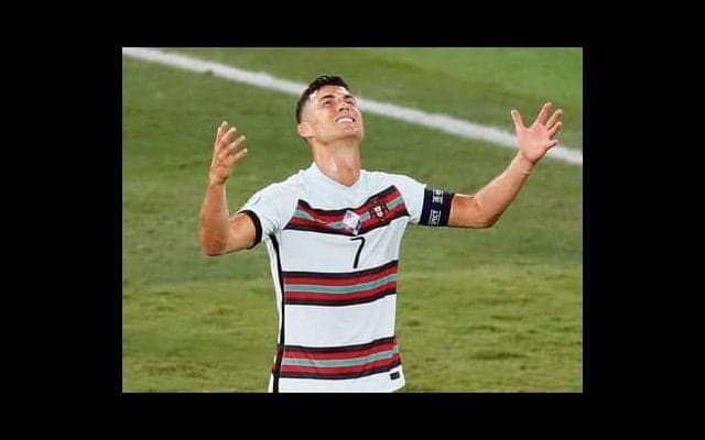 ポルトガルのユーロ敗因はロナウドか。36歳の絶対的エースとどう向き合うべきか