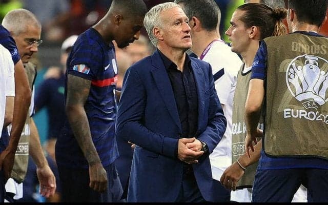 ベスト16敗退フランス代表、デシャン監督の進退話し合いへ　「共に決断を下すことになる」