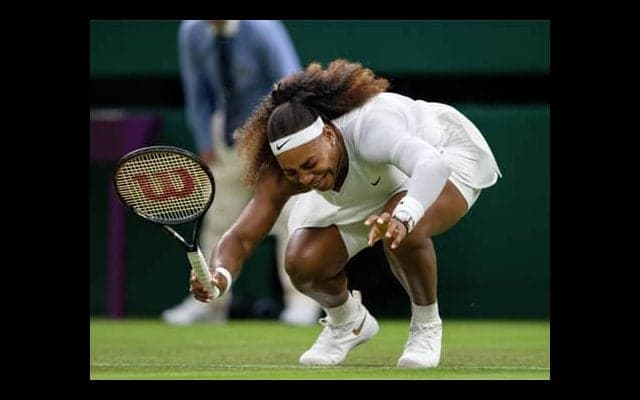 セリーナ 負傷で涙の途中棄権