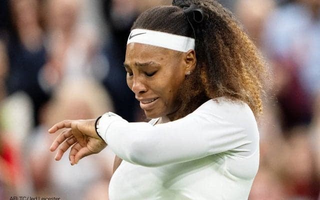 セリーナ涙のリタイア。好スタートから一転、足を滑らせて故障、プレー続行不可能に[ウィンブルドン]