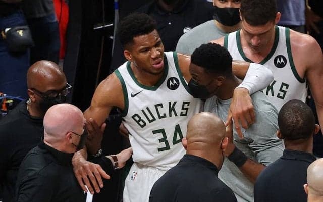 左膝を痛めたアデトクンボ、構造上の損傷は見つからなかったものの、復帰時期は不明瞭