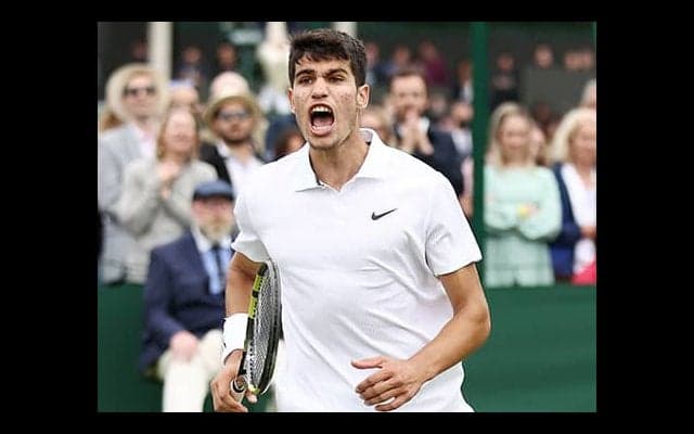 18歳が激闘制しWBで初勝利