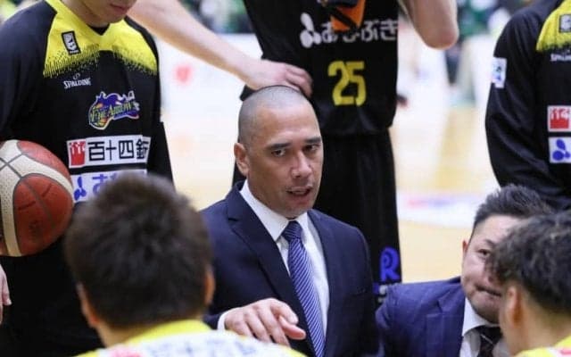 島根の新指揮官にポール・ヘナレ氏が就任「CSをかけて戦えるチームになるのが目標」