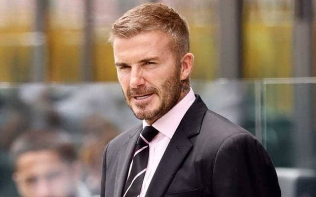 ベッカム、スーツ姿で決めた次男との父子の1枚に反響「ジャスティン・ビーバーみたい」
