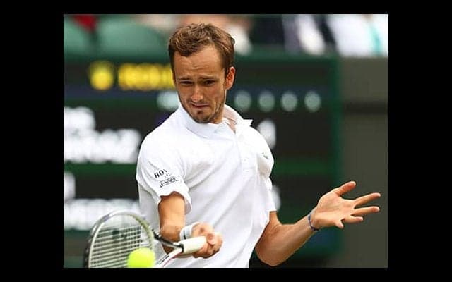 メド 18歳アルカラスに完勝