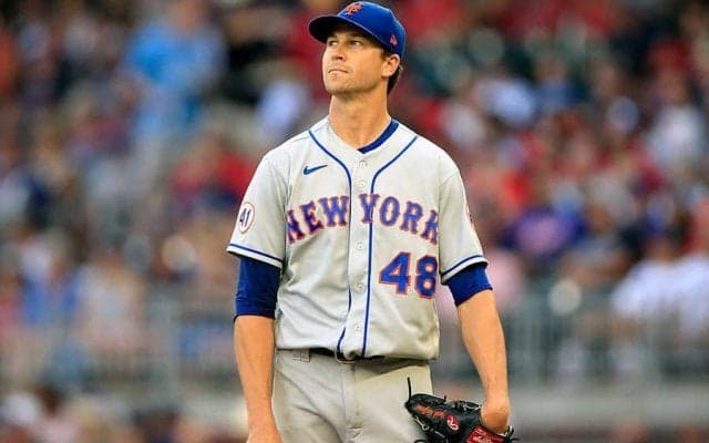 【MLB】デグロムがベンチでブチギレ！　グラブぶん投げ怒り露わも、直後から投球激変