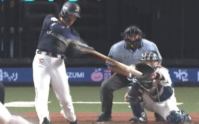 「恐怖を感じる」「ジェット機」　オリ吉田正、衝撃の逆方向“弾丸二塁打”が凄い