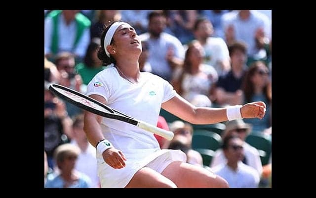  試合中の腹痛乗り越え16強 