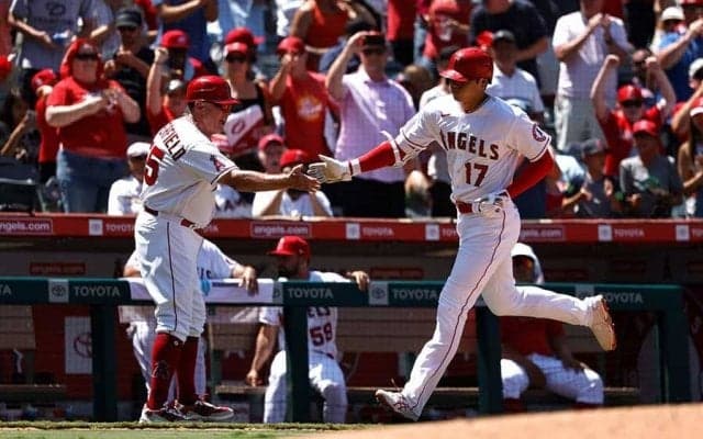 【MLB】大谷翔平、自打球直後の32号弾　放送席は“珍”解説「ゆっくりベースを回れるよう…」