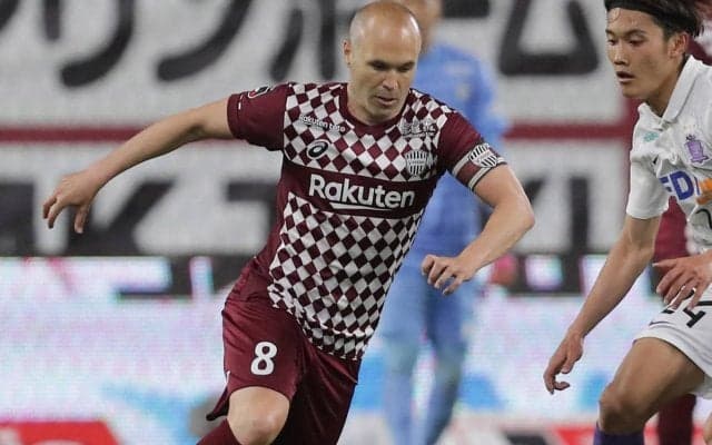 「愛してるママ!」イニエスタが結婚記念日を祝い結婚式の写真を公開、妻アンナさんは最近のツーショットで祝う「最高のパートナー」