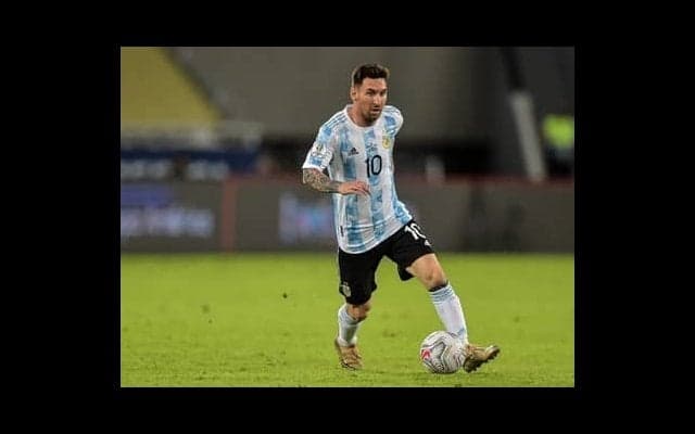 メッシのドリブルを解説。ポイントは足を手のように動かせるコントロール力にある