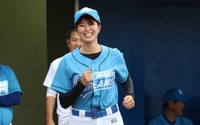 「綺麗すぎて…」　稲村亜美さん、ショーパンユニ姿にファン注目「可愛い」