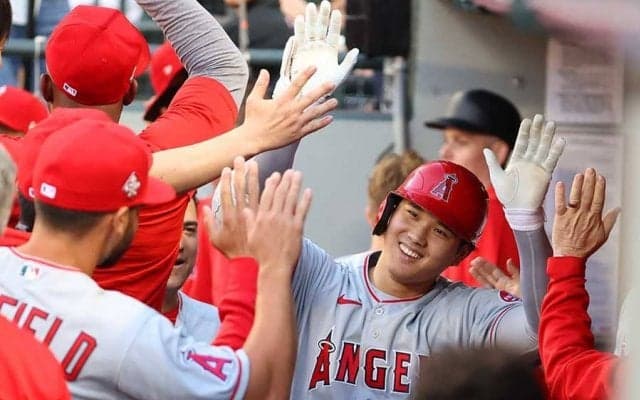 【MLB】大谷翔平、特大33号には敵もファンも味方も唖然…　頭抱えたアップトンは「完璧な反応」