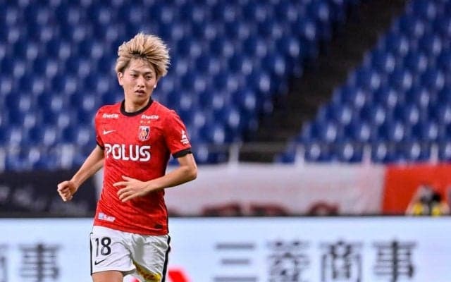 Jで最も見るべき選手「浦和の小泉佳穂」(1)サッカーでは稀有な「両利き」