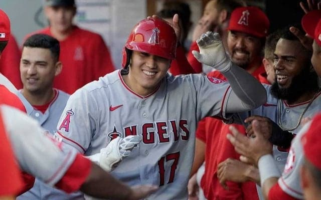 【MLB】大谷翔平、33号で確信歩き　バット投げ映った別アングル映像に米興奮「宇宙に行った」