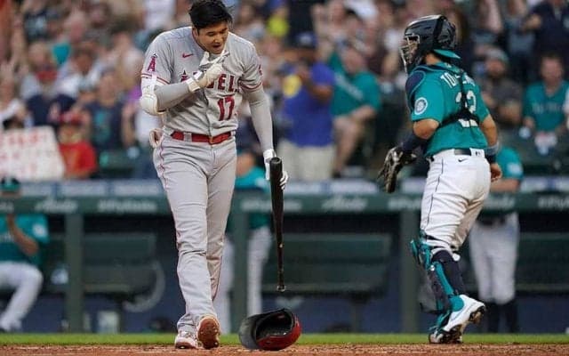 【MLB】特大弾だけじゃない大谷翔平の魅力　敵地沸かせた長嶋茂雄氏ばりの“ヘルメット飛ばし”