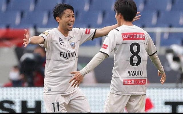 川崎F、小林悠の6週間離脱を発表…前半途中交代の北京戦で左ヒザ負傷