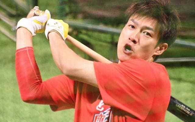 「体勢ぐちゃぐちゃ」なのに本塁打　鷹・柳田悠岐が語った“変態アーチ”のなぜ？