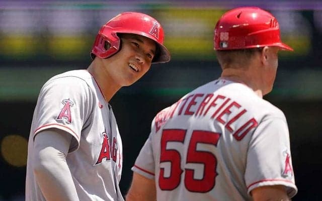 大谷翔平の打球でひび割れ…破壊された“記者席からの光景”に反響「ガラス代弁償？」【今季の二刀流】