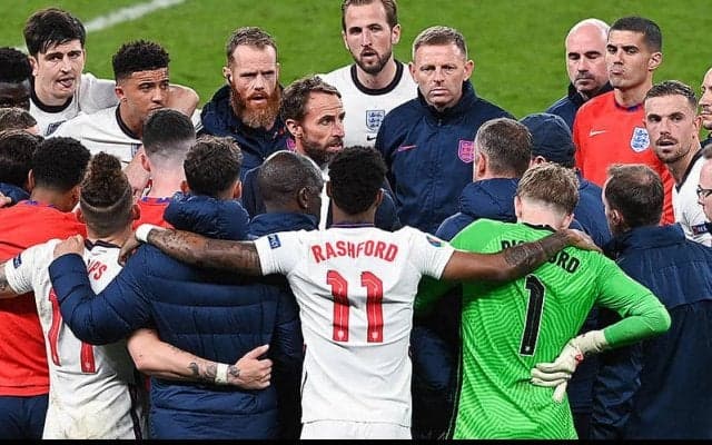 サウスゲイトがカタールW杯に向け続投の意思!　「チームをカタールに連れて行きたい」