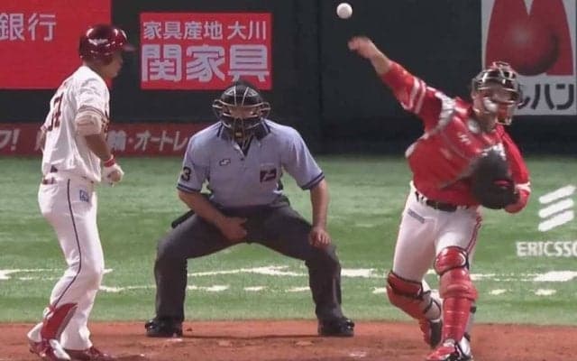 「送球が加速している…」　物理法則に逆らう“剛速球”にファン「球速測って」