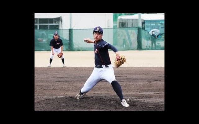 捕手→投手へわずか３年で148キロ。プロ注目・神戸弘陵のエースは夏の甲子園へチームを導けるか