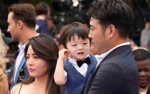【MLB】「奥様綺麗すぎ」　菊池雄星、キャミタイトドレス瑠美夫人との“球宴ショット”が反響